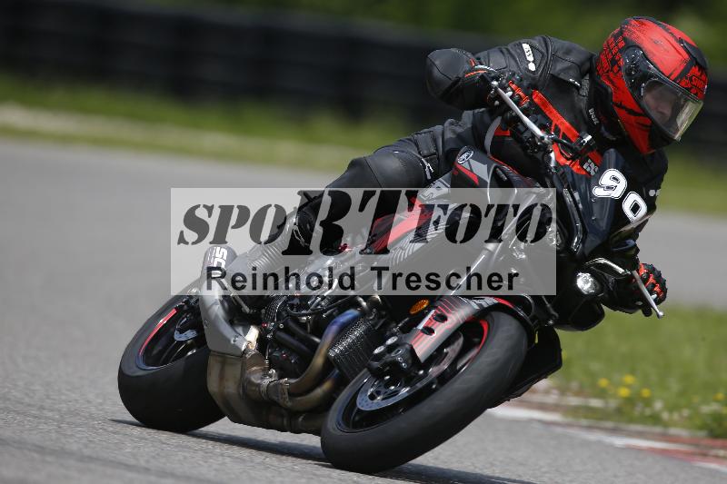 /Archiv-2024/29 12.06.2024 MOTO.CH Track Day ADR/Gruppe blau/90